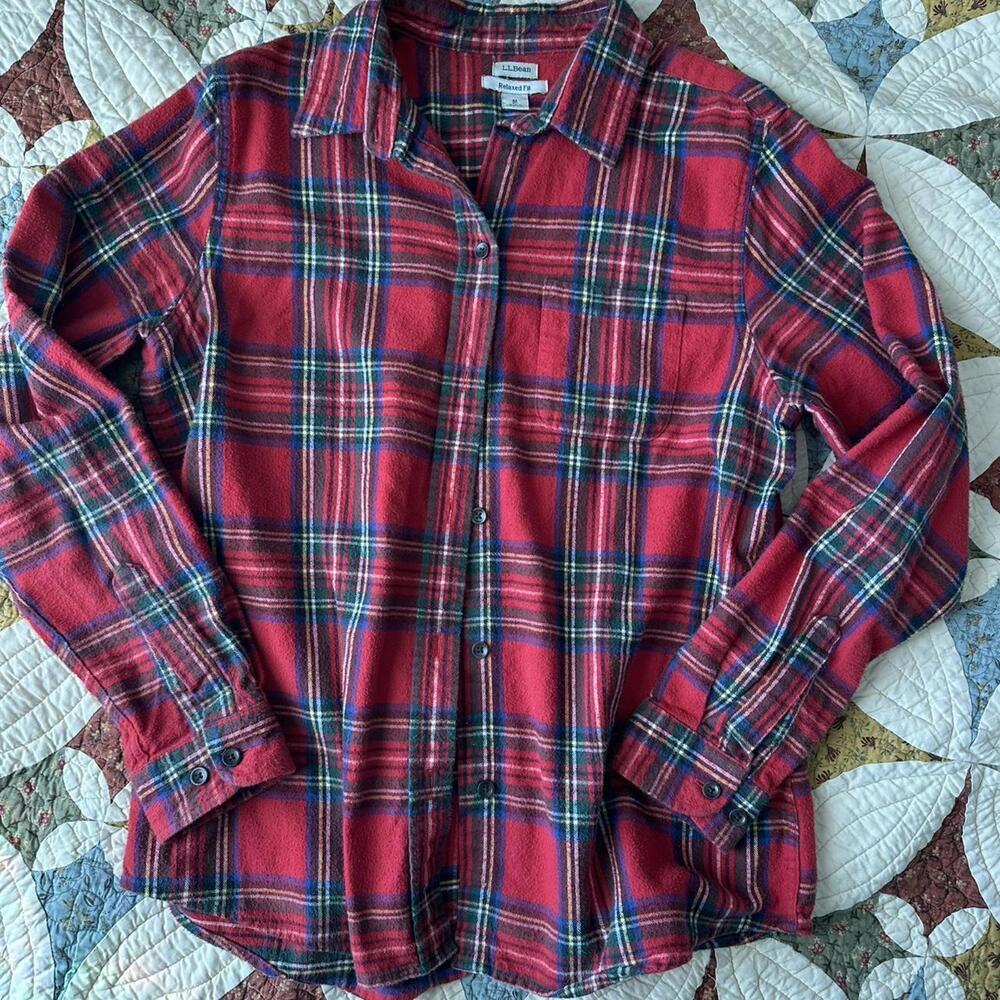 L L Bean red flannel size M outdoors granola cabin mountain hiking cozy winter